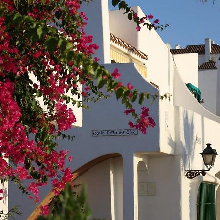 Marina Del Castillo, Duquesa Beachfront Apartment Manilva Extérieur photo
