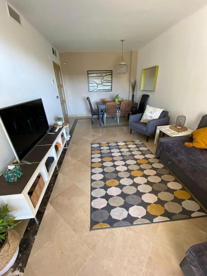 Marina Del Castillo, Duquesa Beachfront Apartment Manilva Extérieur photo