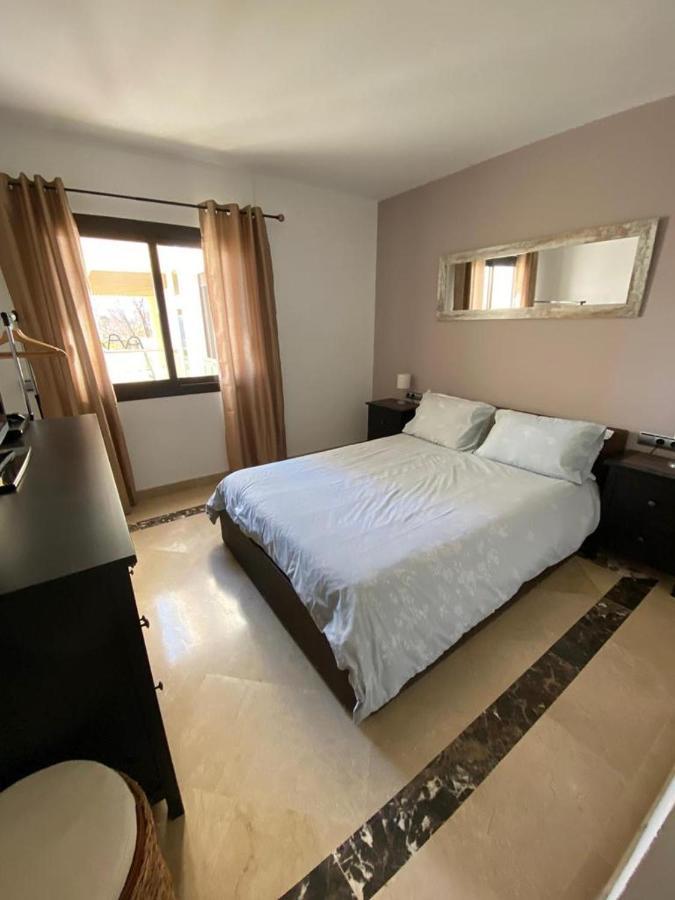 Marina Del Castillo, Duquesa Beachfront Apartment Manilva Extérieur photo